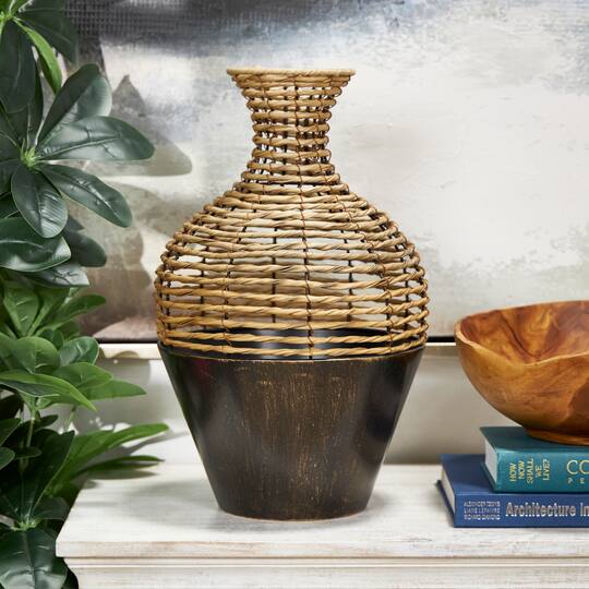 18" Brown Seagrass Handmade Twisted Vase